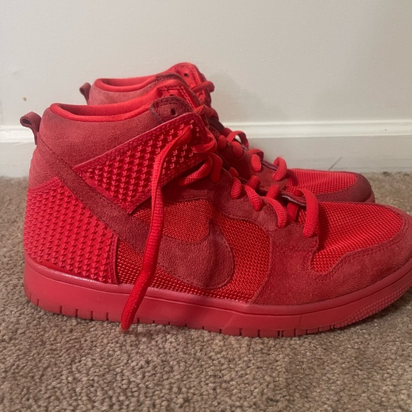 Red October Nike cmft dunks - Picture 2 of 4